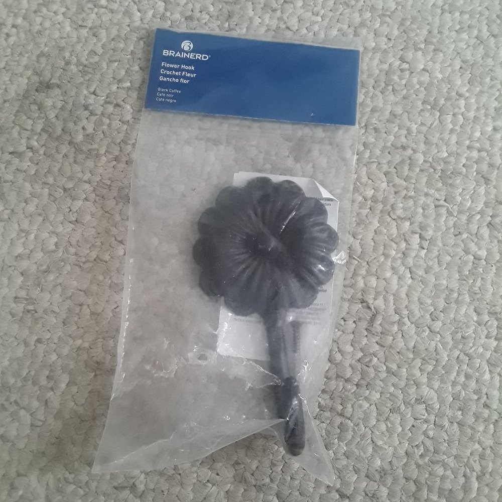 Brainerd flower wall coat hook